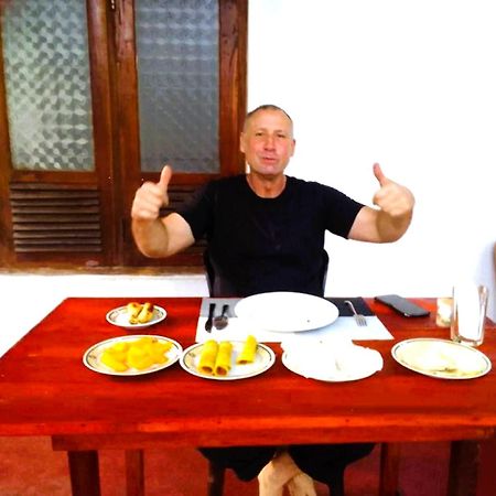 Winstar Homestay Σιγκιρίγια Εξωτερικό φωτογραφία